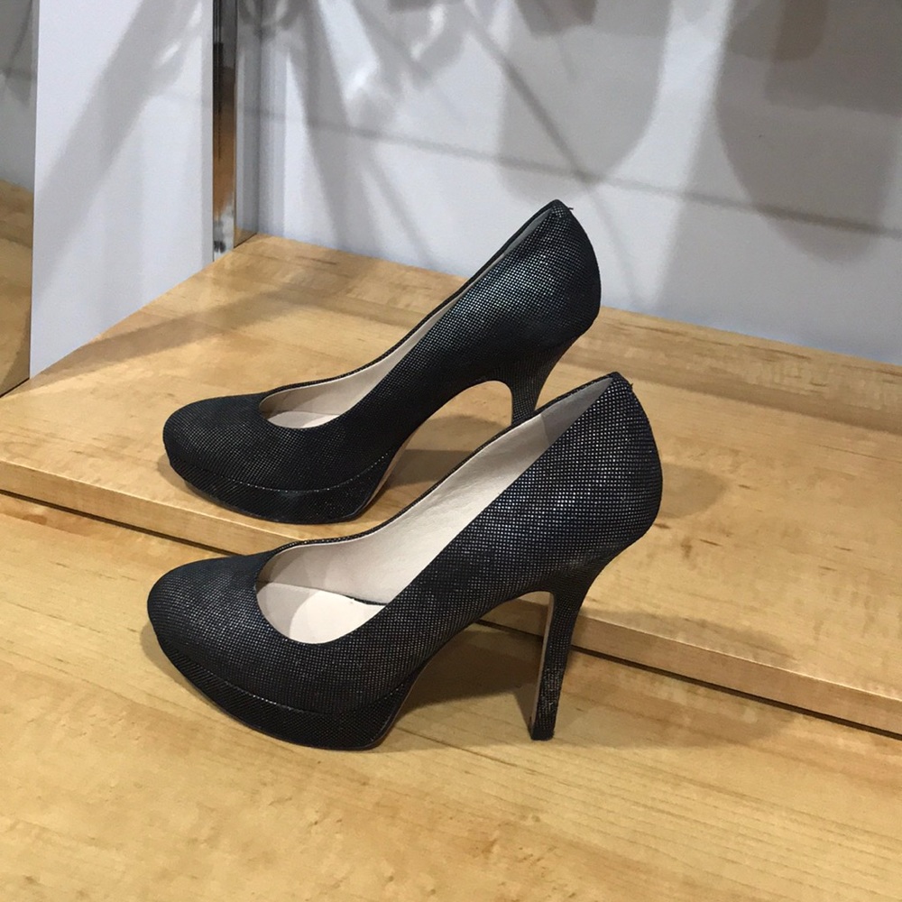 Joan and David platform pumps